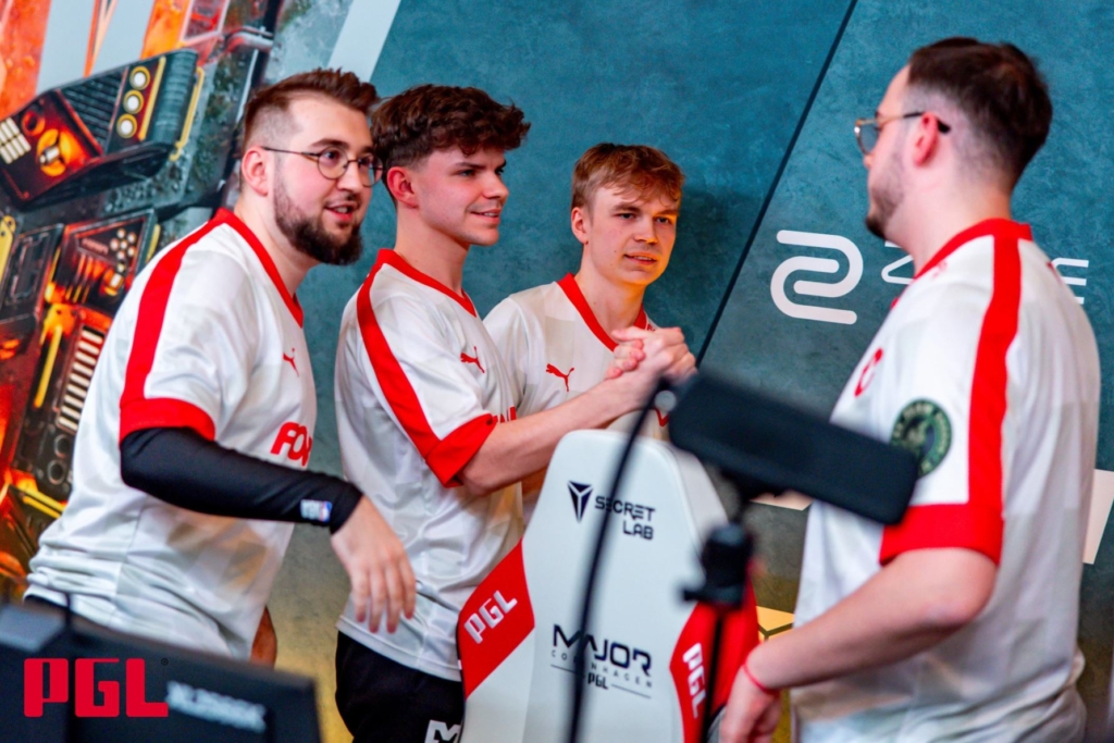 MOUZ