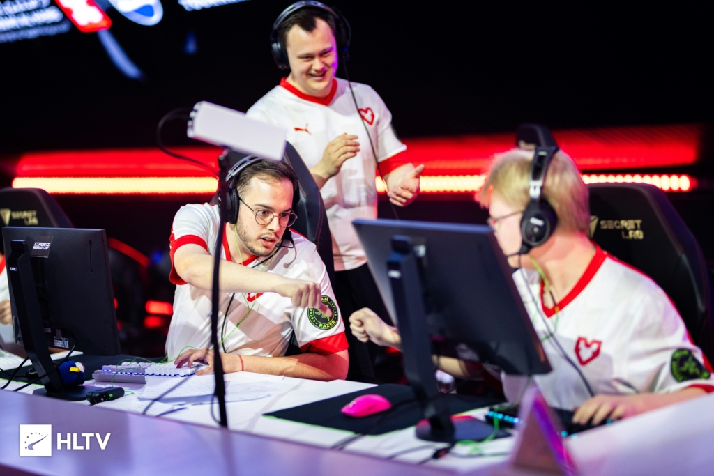 MOUZ