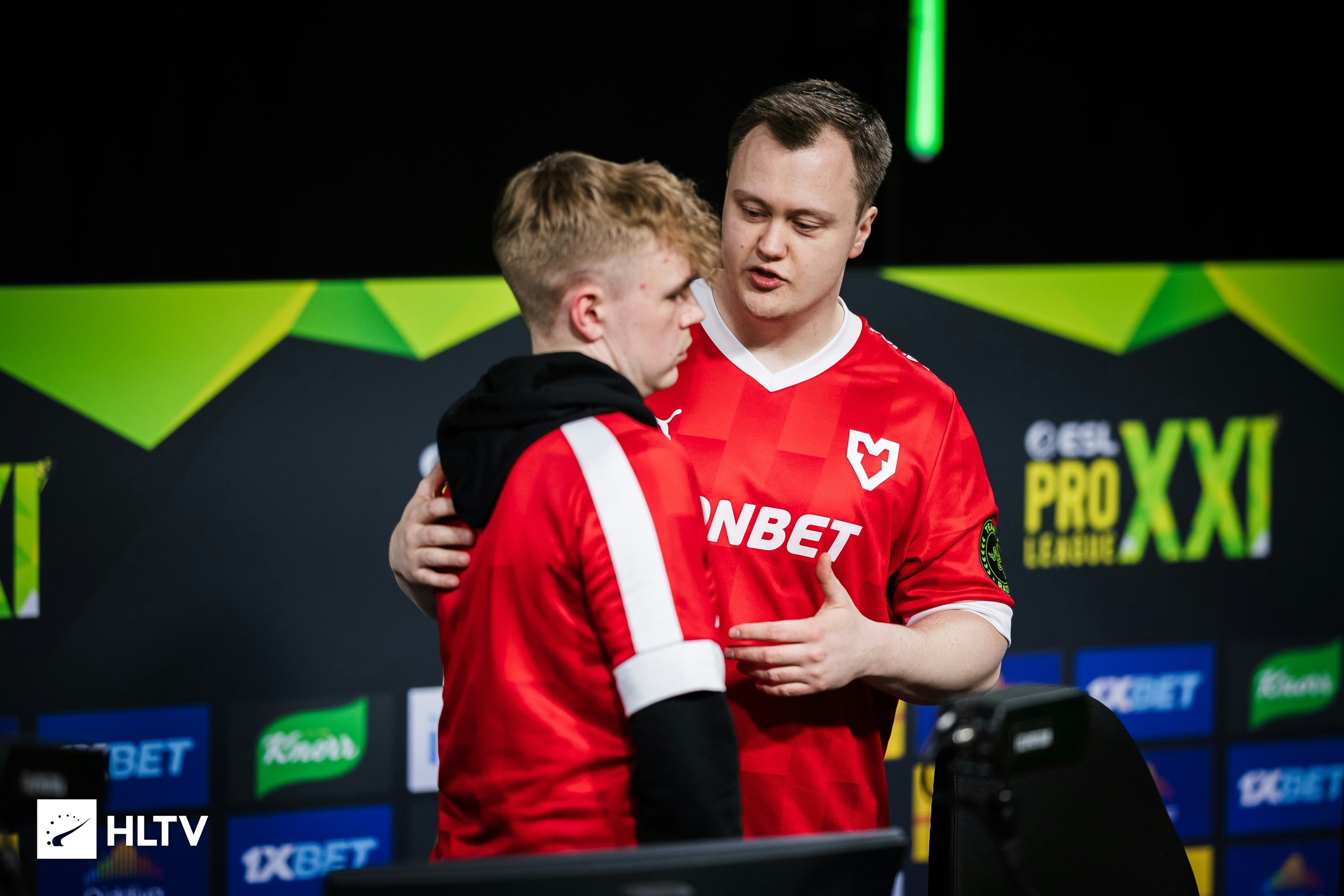 sycrone в MOUZ